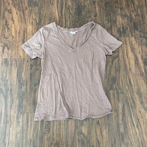 Tan v neck short sleeve t-shirt